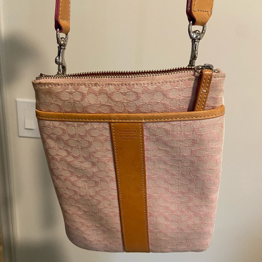 Pink Coach satchel crossbody. Beautiful piece.